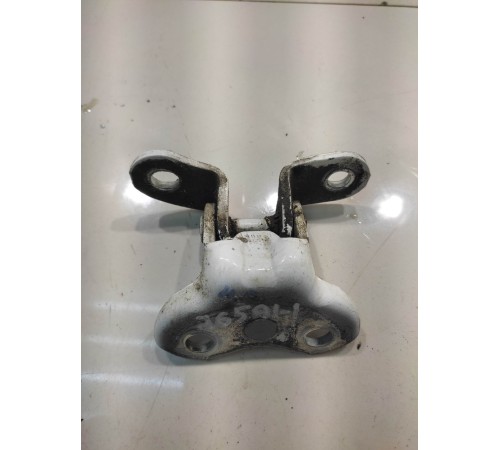 Петля двери (передняя, правая, нижняя)