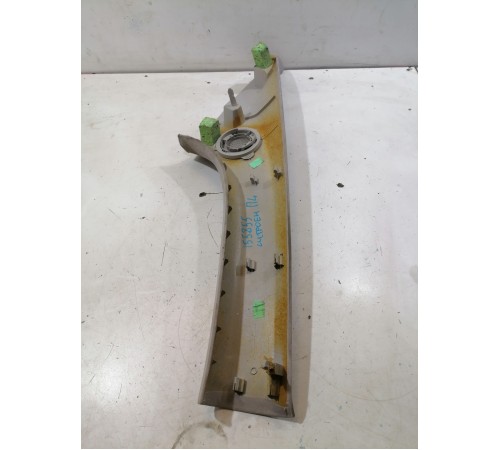 Обшивка стойки лобового стекла левая