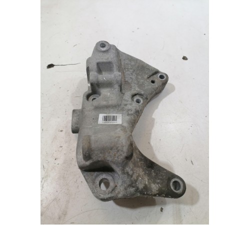 Кронштейн генератора