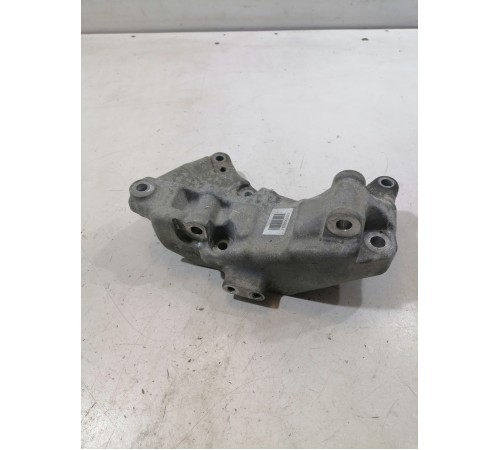 Кронштейн генератора