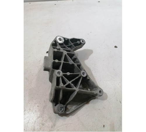 Кронштейн генератора