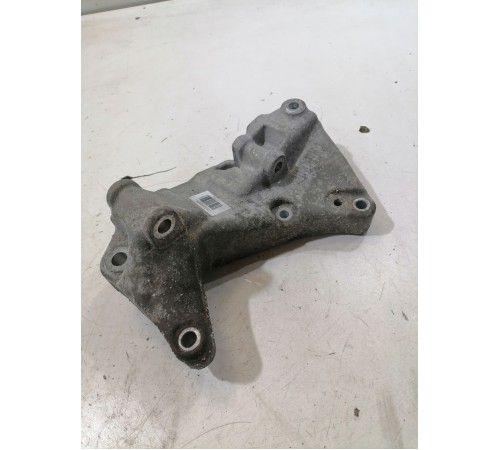 Кронштейн генератора