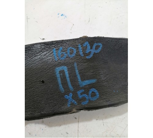 Уплотнитель крыла левый