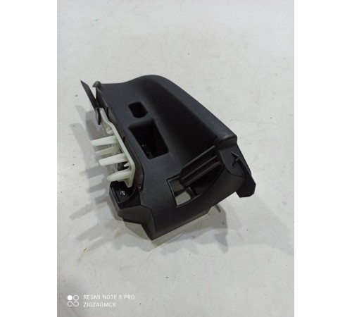 Направляющая ремня безопасности левая