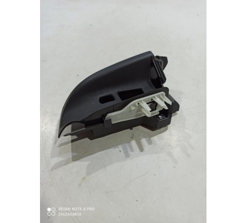 Направляющая ремня безопасности левая