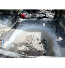 Ниша багажника запасного колеса