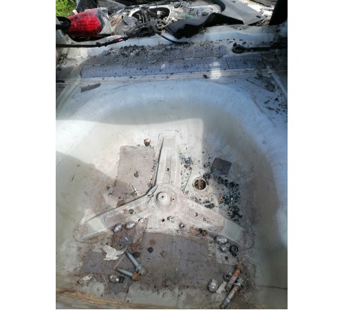 Ниша багажника запасного колеса