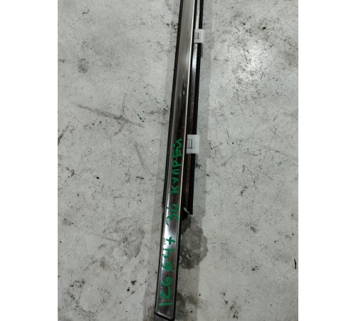 Уплотнитель стекла задний левый внешний