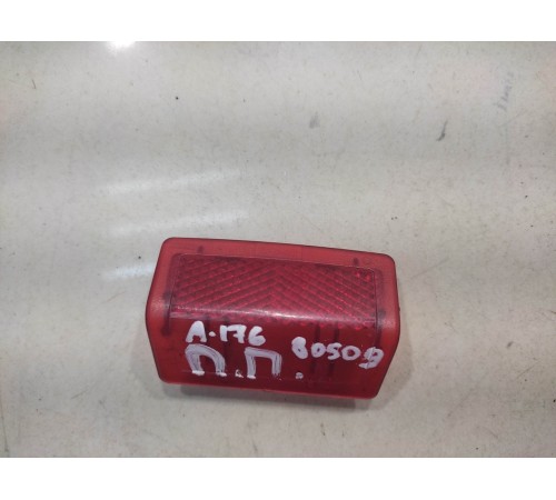 Отражатель двери(передний правый)