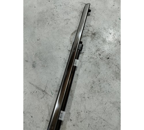 Уплотнитель стекла задний левый внешний