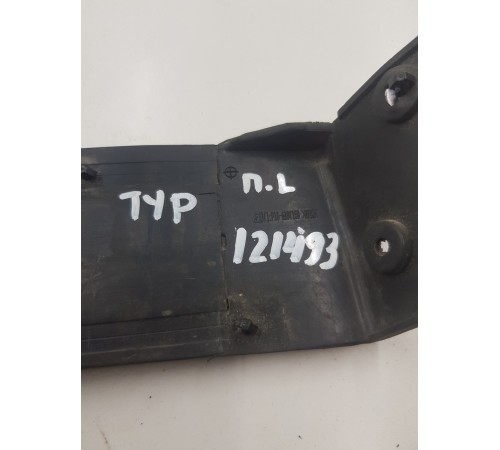 Пыльник двери передний левый