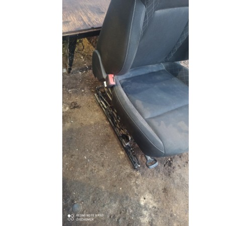 Сиденье переднее левое