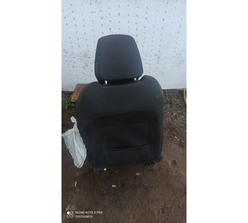 Сиденье переднее левое
