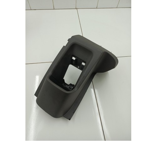 Накладка торпедо бардачок левый