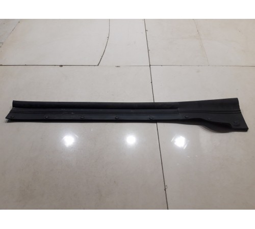 Уплотнитель двери(задний левый)