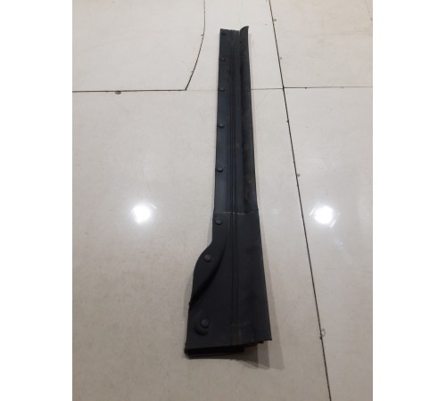 Уплотнитель двери(задний левый)