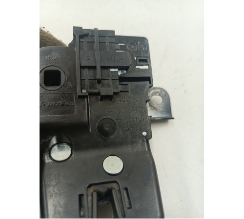 Замок крышки багажника