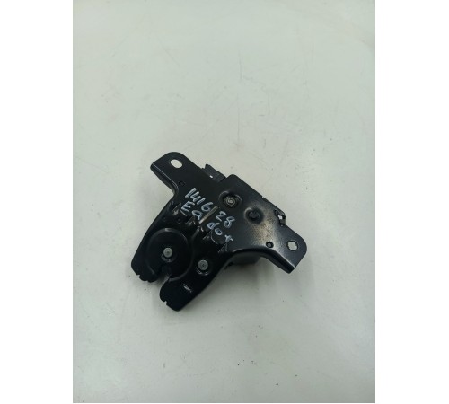 Замок крышки багажника