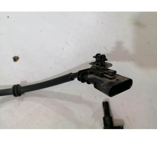 Датчик ABS передний левый