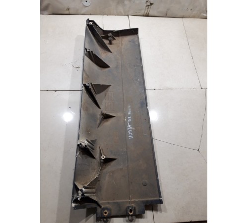 Накладка крыла передняя правая