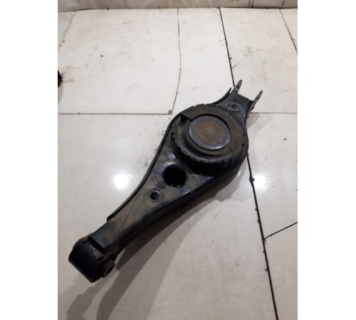 Рычаг подвески(задний правый)