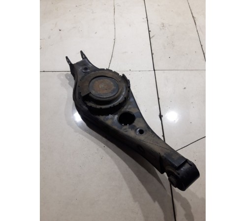 Рычаг подвески(задний правый)