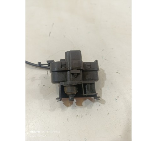 Привод лючка бензобака (замок) 