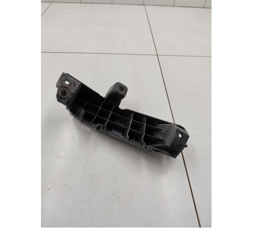 Кронштейн заднего бампера правый