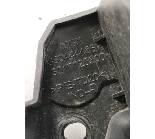 Кронштейн заднего бампера правый