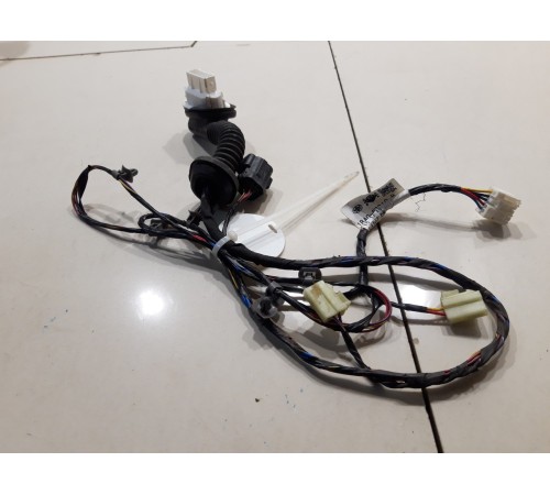 Электропроводка двери (задняя левая)