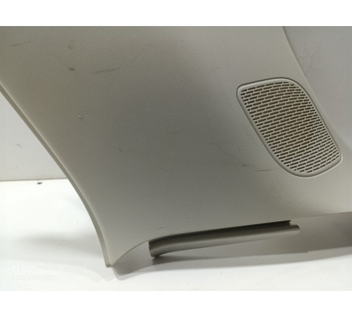 Накладка  багажника правая верхняя