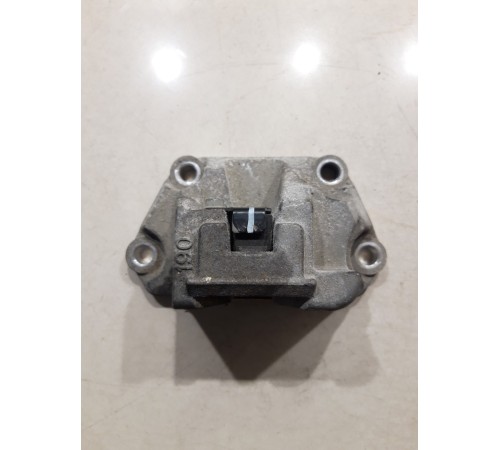 Кронштейн(крепление) двигателя