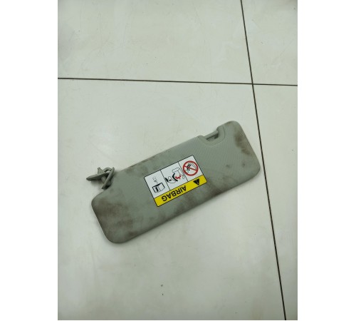 Козырек солнцезащитный правый