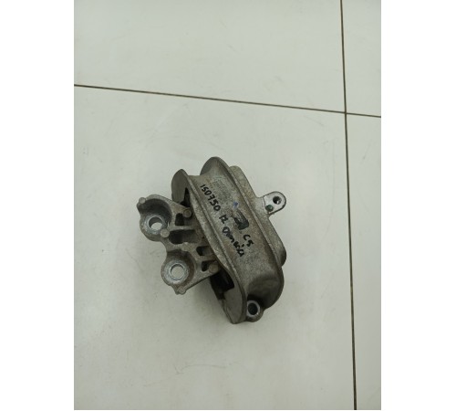 Опора двигателя правая