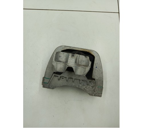 Опора двигателя правая