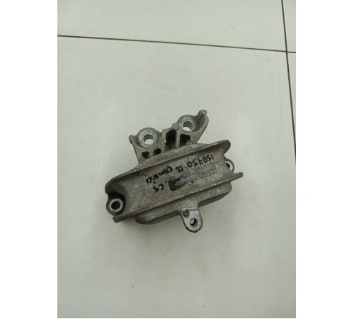 Опора двигателя правая