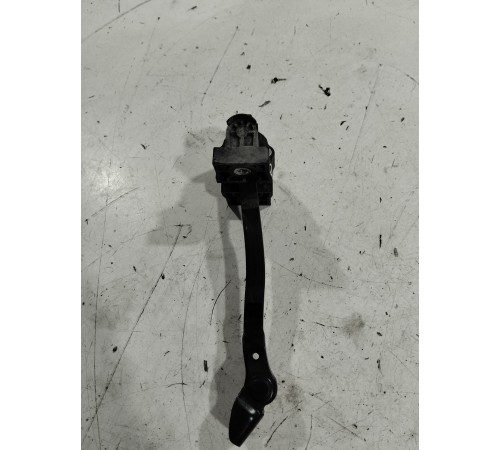 Ограничитель двери(задний левый)