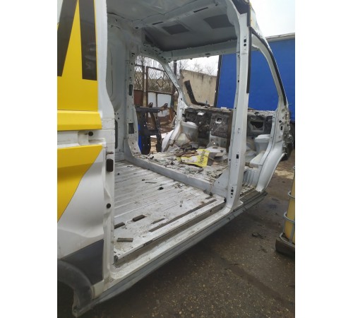 Порог со стойкой правый