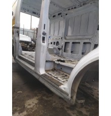 Порог со стойкой правый