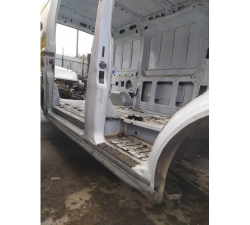 Порог со стойкой правый