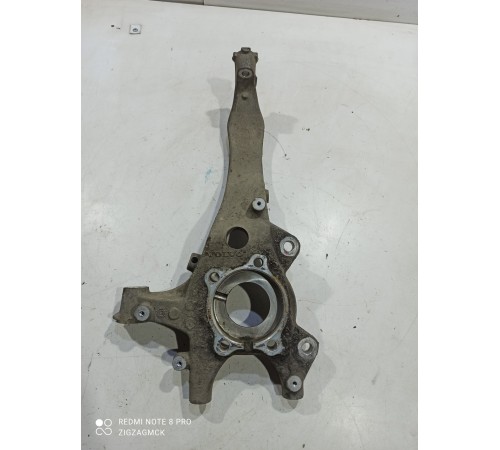 Поворотный кулак (передний, правый)