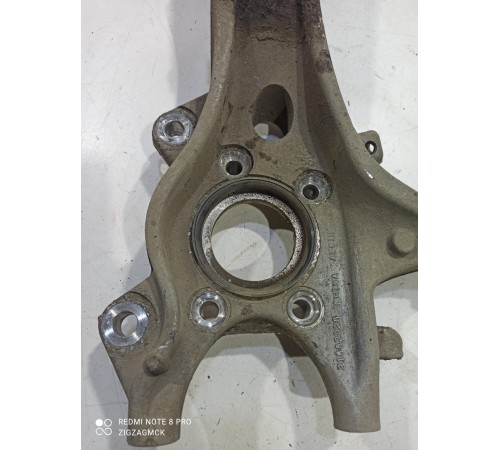 Поворотный кулак (передний, правый)