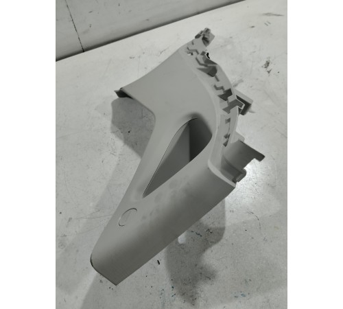 Обшивка багажника правая верхняя