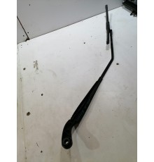 Поводок стеклоочистителя правый