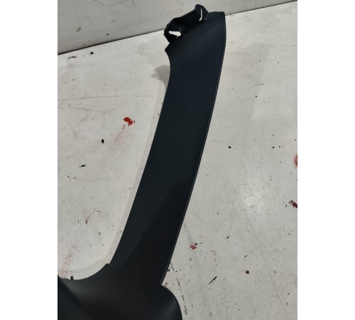 Обшивка задней стойки (правая)