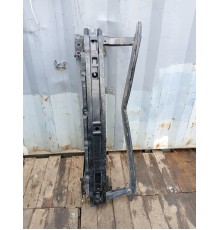 Усилитель переднего бампера