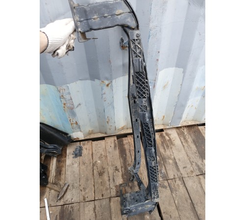 Усилитель переднего бампера