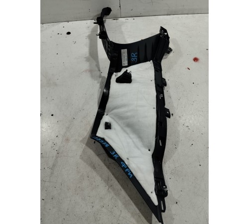 Обшивка задней стойки (правая)