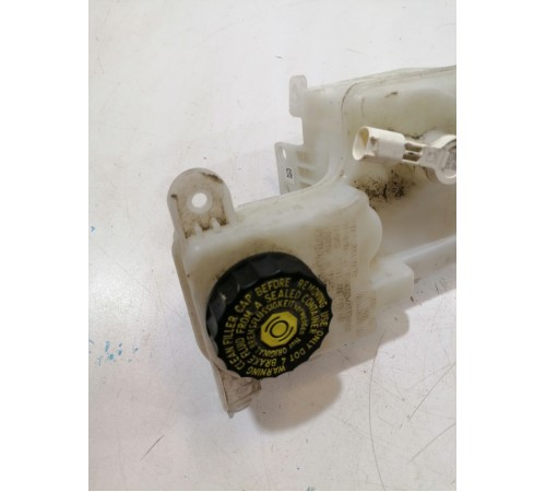 Бачок тормозной жидкости