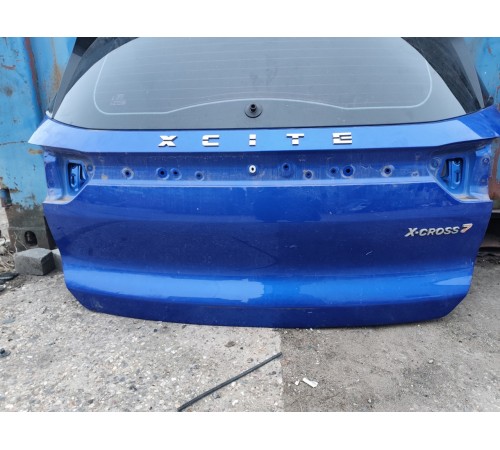 Дверь багажника со стеклом